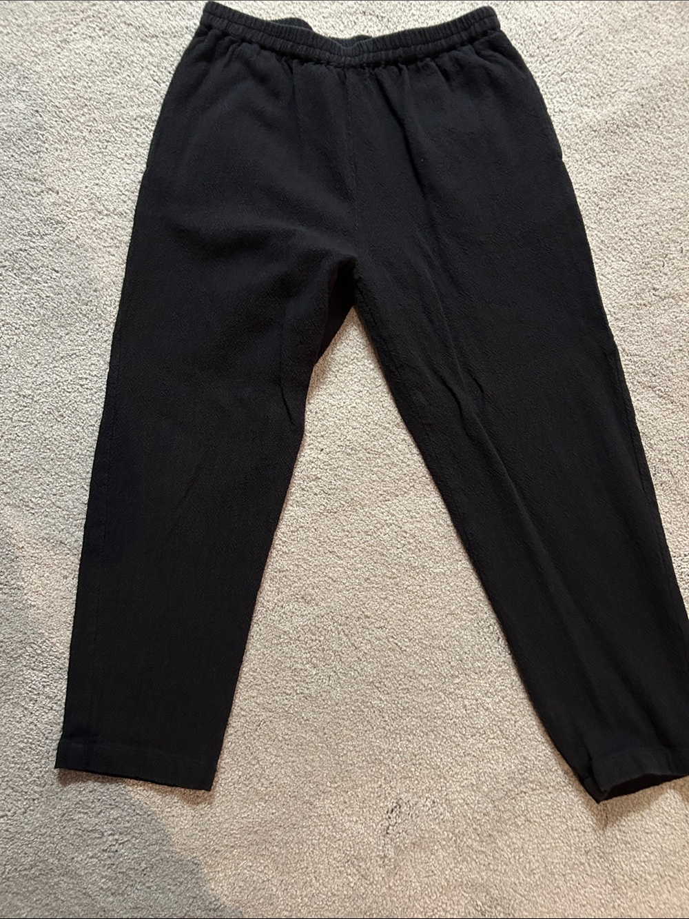 Black Cropped Elastic-Waist Ankle Pants for Women